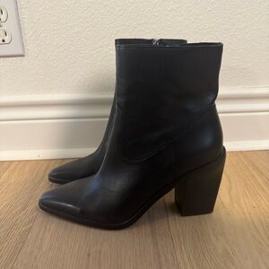 Steve Madden Elene Leather Booties Size 9.5